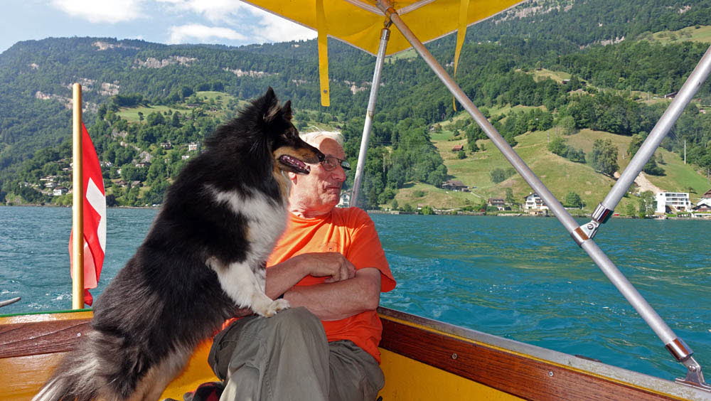 0139 25-06-2017 Vitznau, auf DB Zürihegel, Walter mit Bella