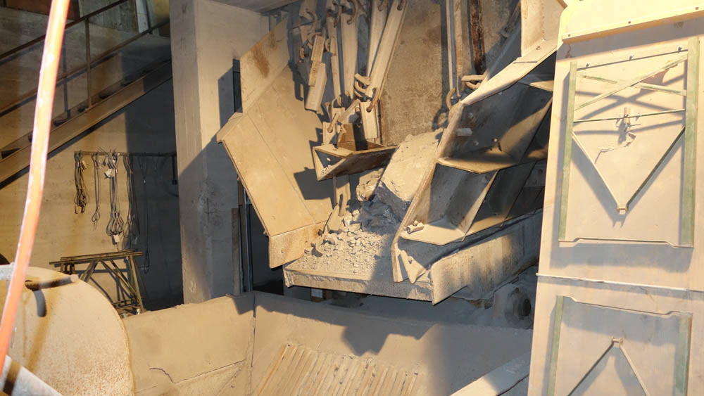 0567 21-07-2015 Walenstadt, ehem Steinbruch Lochezen, Steinbrecher